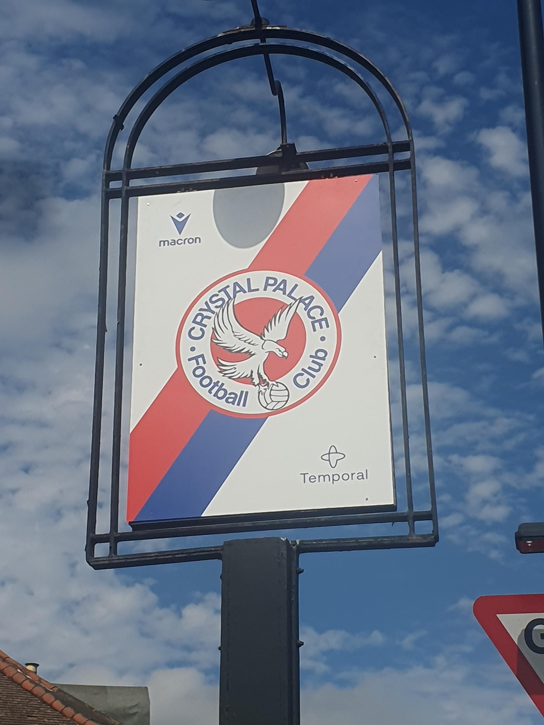 New pub sign, July 2026. (Sign). Published on 10-08-2026