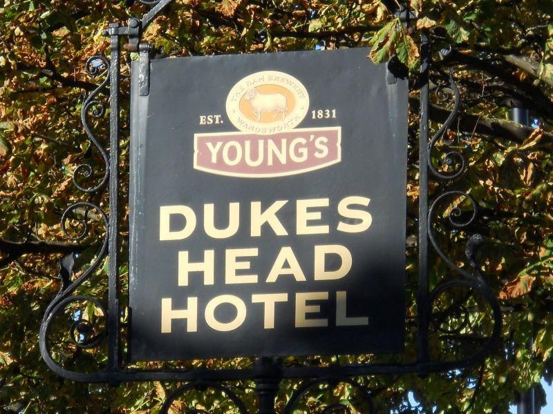 Dukes Head Hotel - sign. (Pub, Sign). Published on 06-05-2024