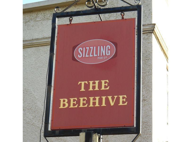Beehive, SE25. (Pub, Sign). Published on 07-05-2024