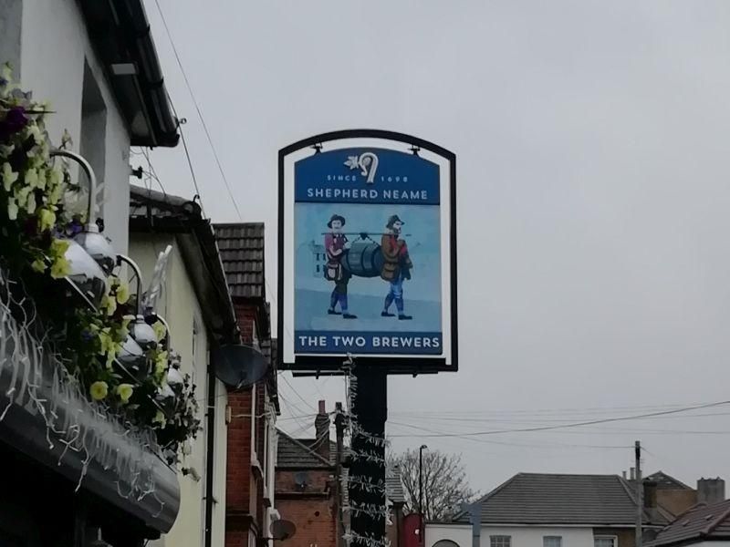 Two Brewers, Croydon. (Pub, Sign). Published on 08-05-2024 