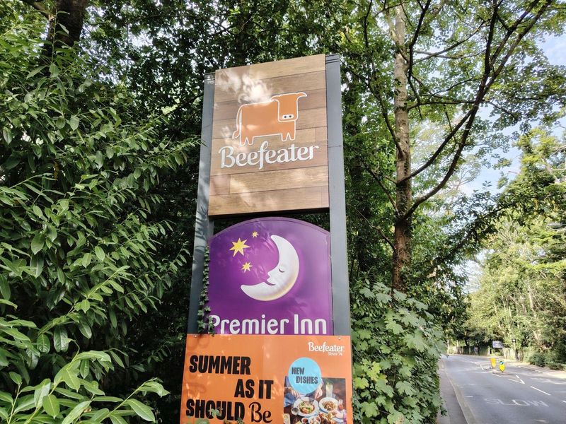 Coombe Lodge, Croydon. (External, Sign). Published on 23-08-2025 