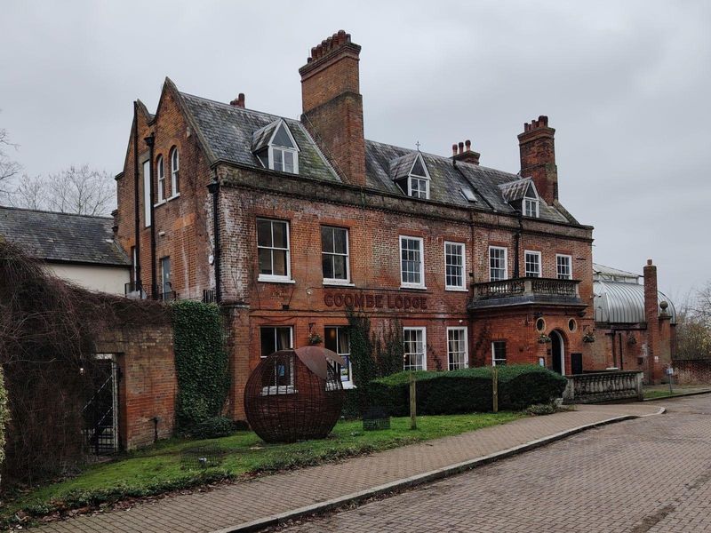 Coombe Lodge, Croydon. (Pub, External, Key). Published on 23-12-2025 