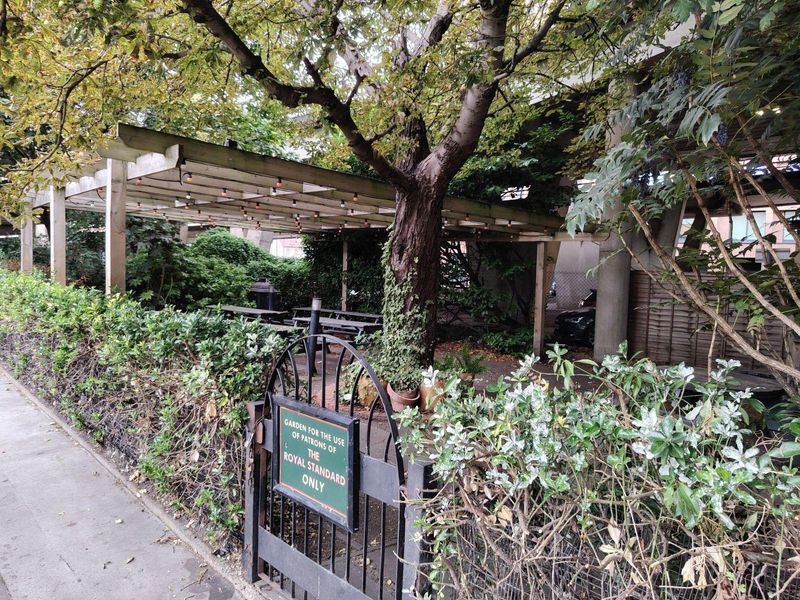 Royal Standard, Croydon. (Pub, Garden). Published on 20-08-2025 