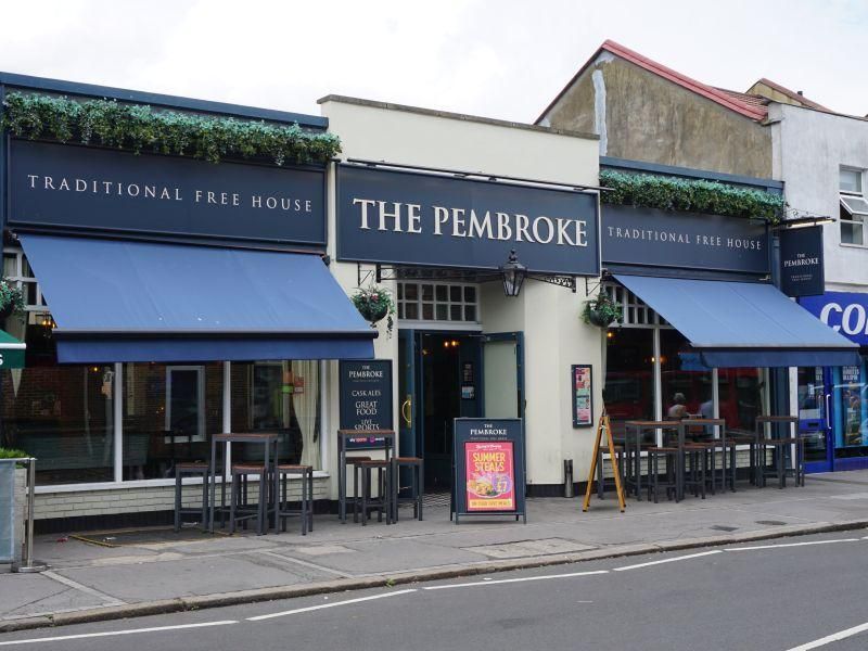 Pembroke, Coulsdon. (Pub, External, Key). Published on 04-08-2024 