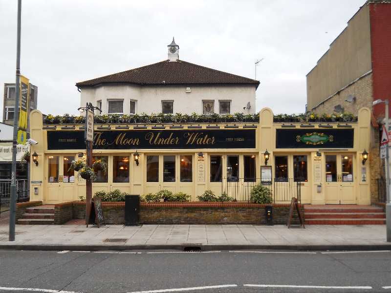 Moon Under Water, Norbury. (Pub, External). Published on 15-09-2014