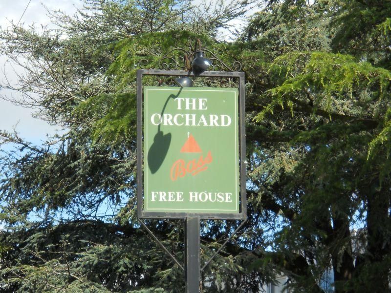 Orchard, Shirley. (Pub, Sign). Published on 11-05-2024