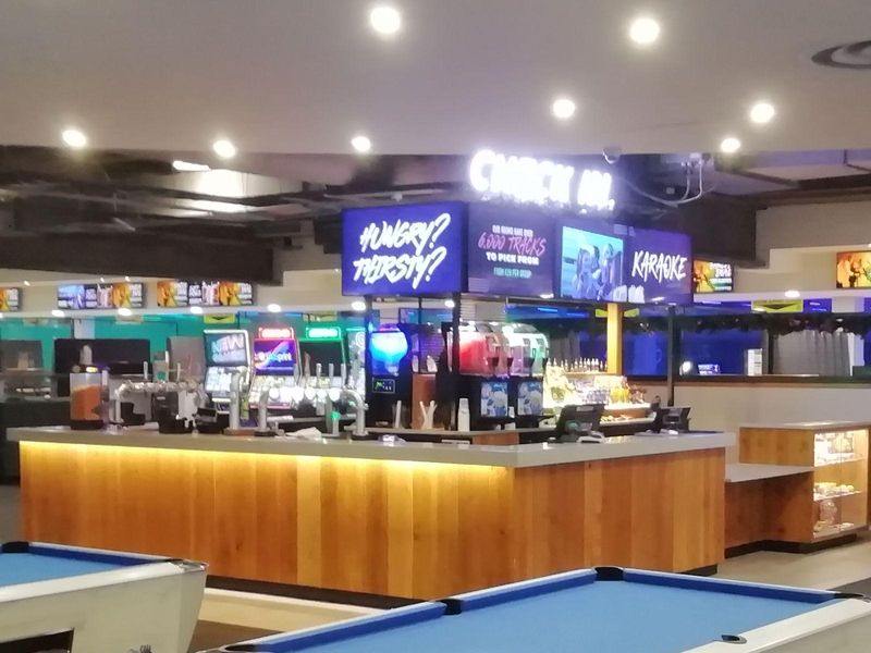 Tenpin Bowling, Valley Park, Croydon. (Bar). Published on 09-12-2024 