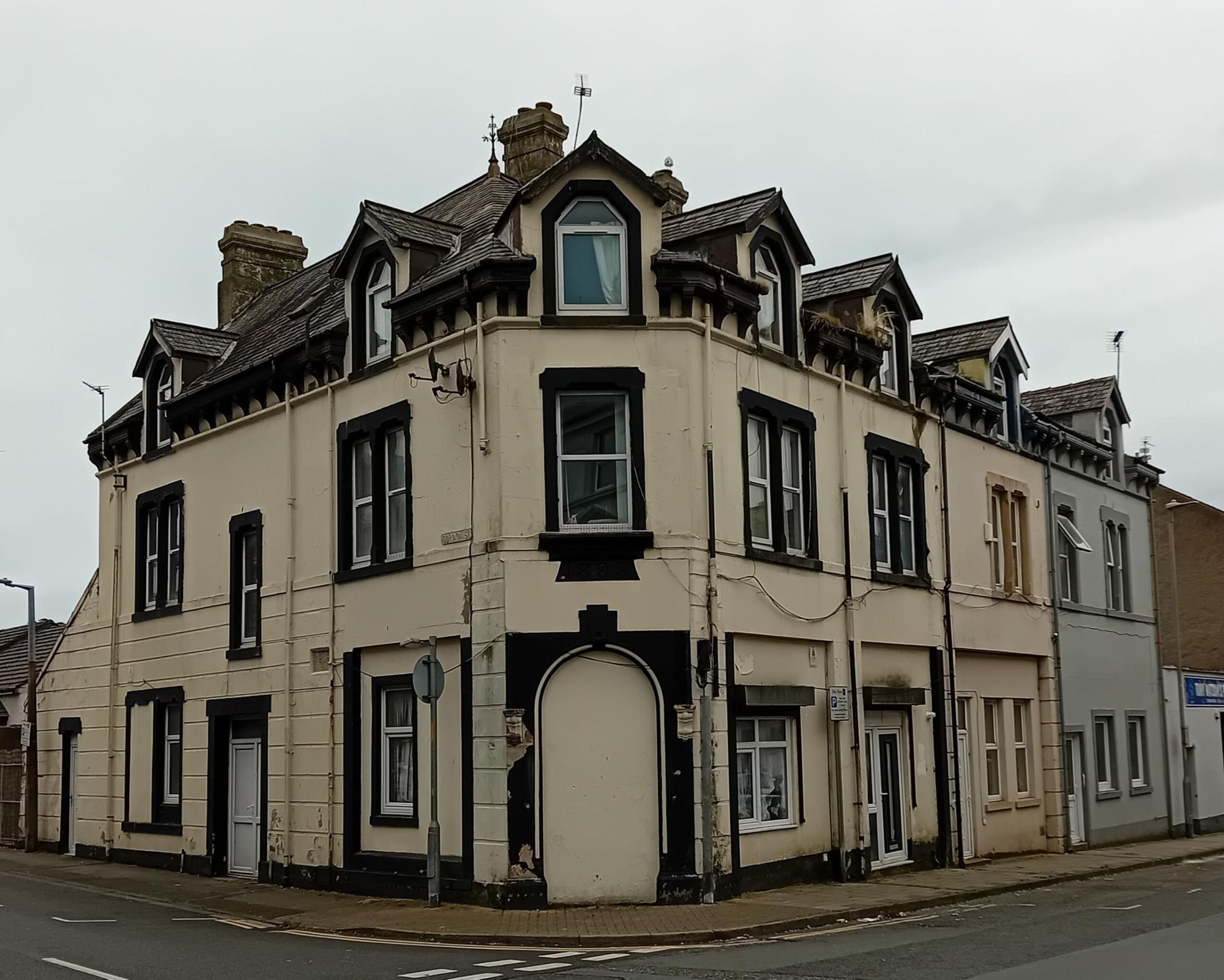 Apple Tree (closed) 21.7.24 (Roger Fitton). (Pub, External, Key). Published on 06-10-2024