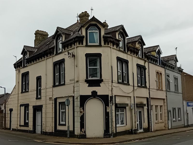 Apple Tree (closed) 21.7.24 (Roger Fitton). (Pub, External, Key). Published on 06-10-2024