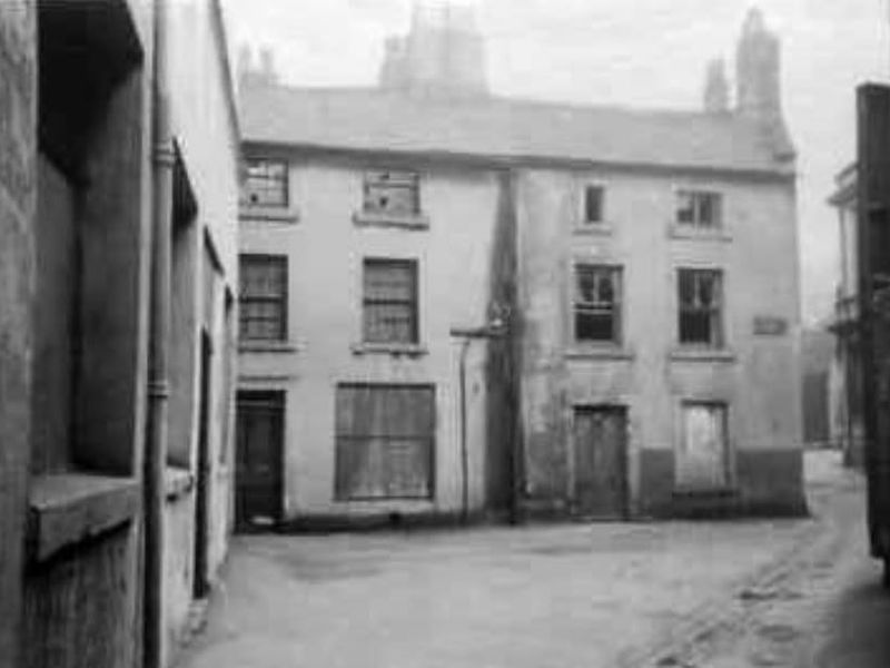 On the right. (Pub, External). Published on 01-01-1970