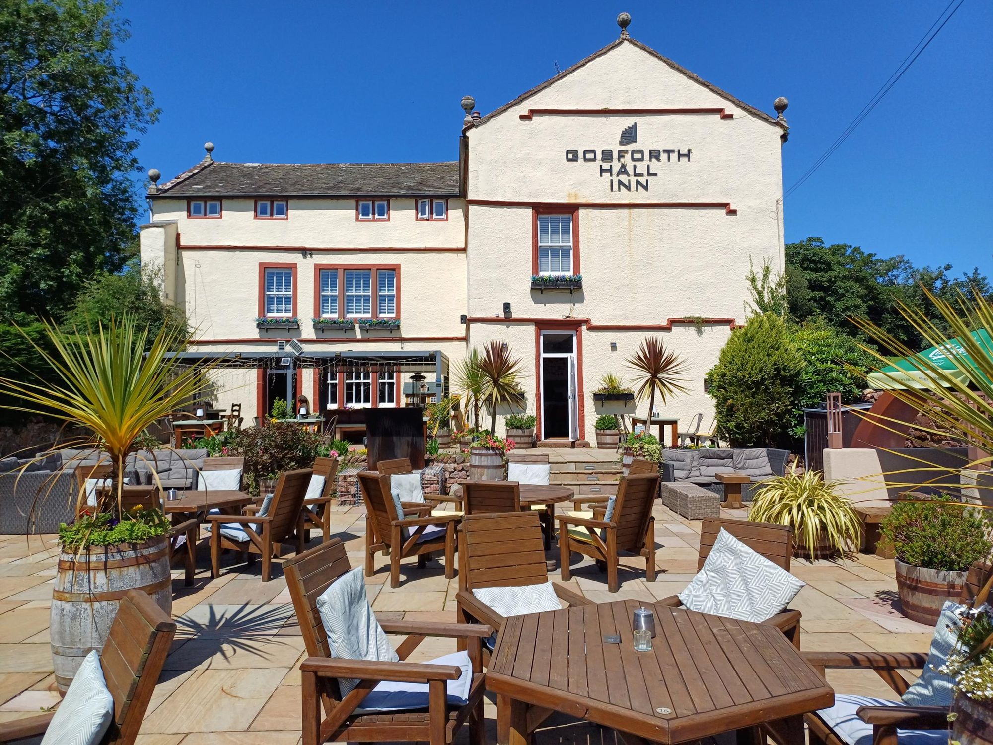 Exterior and beer garden (12/07/2025 Adrian Smith). (Pub, External, Garden). Published on 01-08-2025