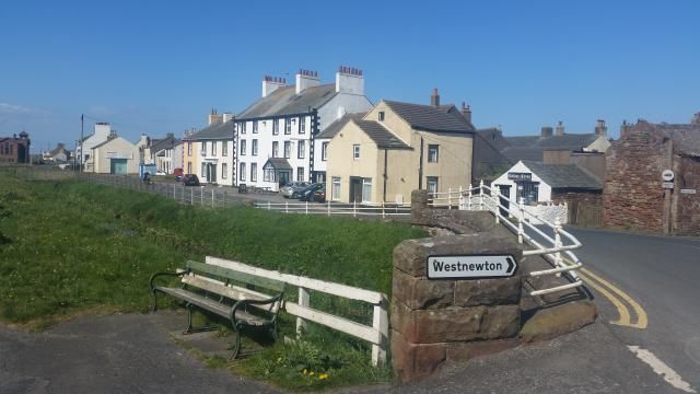 Note sign to the Yates brewery in the foreground. (Pub, External). Published on 14-05-2016