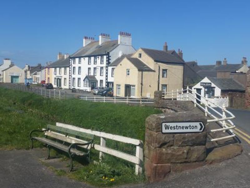 Note sign to the Yates brewery in the foreground. (Pub, External). Published on 14-05-2016