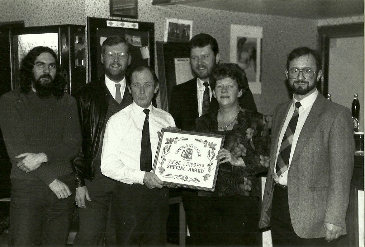 Ray and Pauline Robertson POTY 1990s. (Pub, Publican, Branch, Award). Published on 01-01-1970