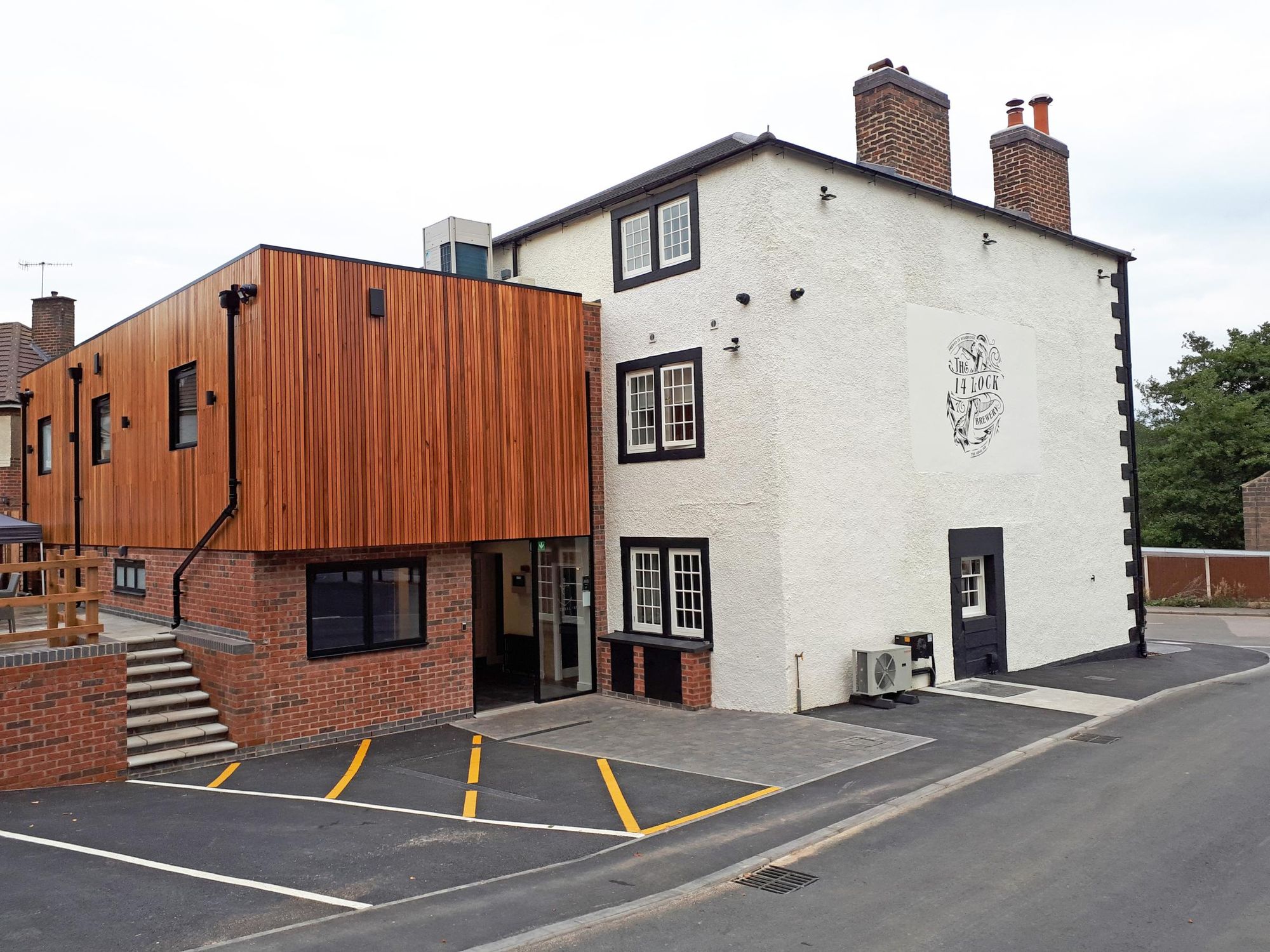 Rear view. (Pub). Published on 12-09-2022