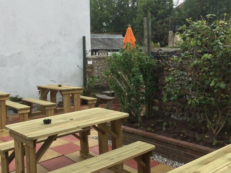 Garden. (External). Published on 30-06-2017