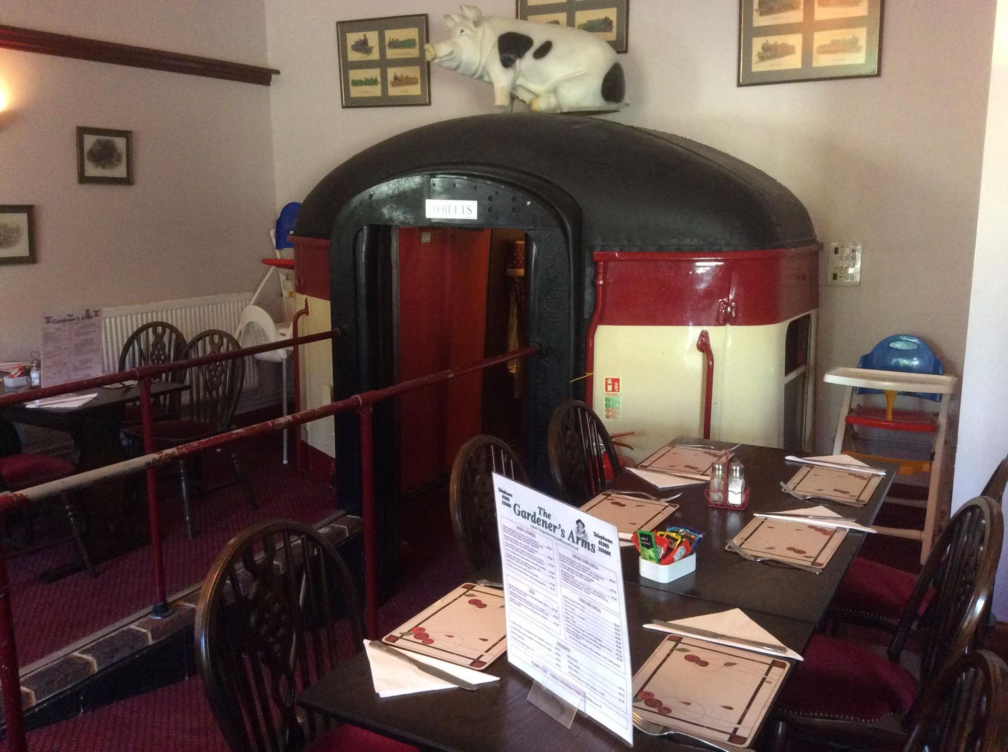 Old Railway Coach_inside_pub. Published on 31-12-2021