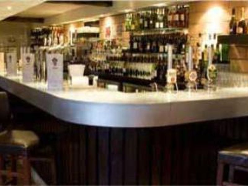 (Bar). Published on 08-06-2013