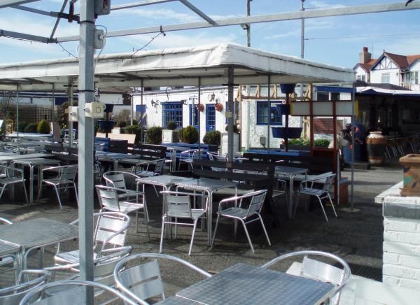 Long Bar. (Pub, Garden). Published on 27-03-2014