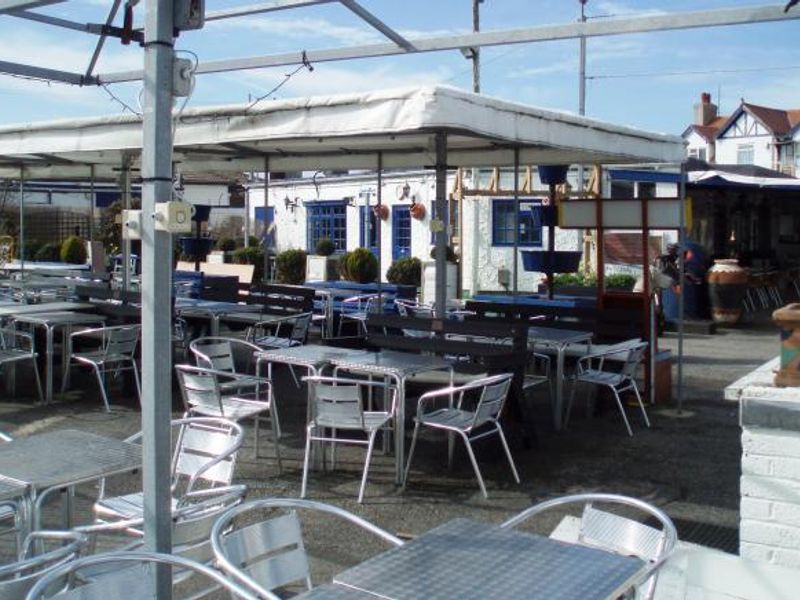 Long Bar. (Pub, Garden). Published on 27-03-2014 