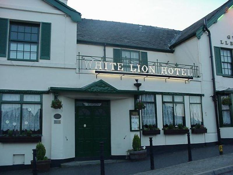 White Lion Cerrig. (Pub, External). Published on 18-03-2014 