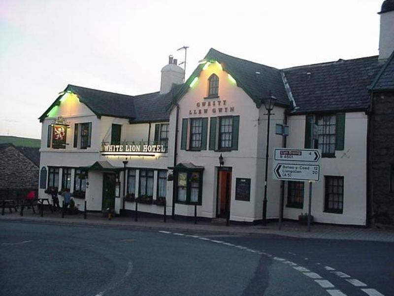 White Lion Cerrig. (Pub, External, Key). Published on 18-03-2014