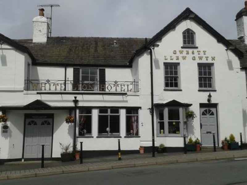 White Lion Hotel. (Pub, External). Published on 07-05-2014 