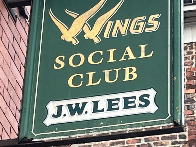 Wings sign. (Sign). Published on 14-10-2022