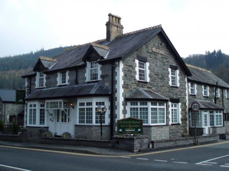 Miners Bridge. (Pub, External). Published on 30-03-2014 