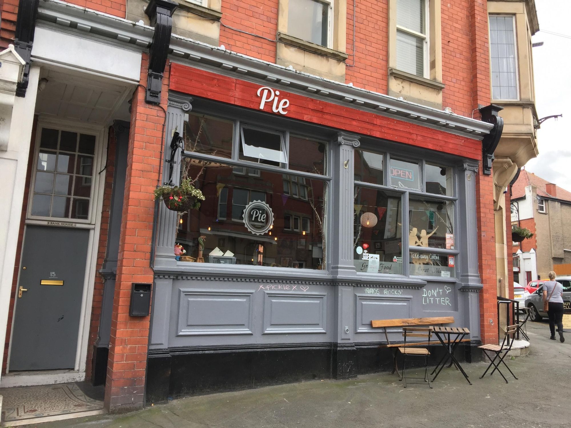 Pie. (Pub, External). Published on 30-08-2017