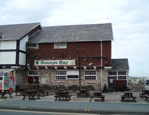 Sunny's Towyn. (Pub, External, Key). Published on 14-10-2015