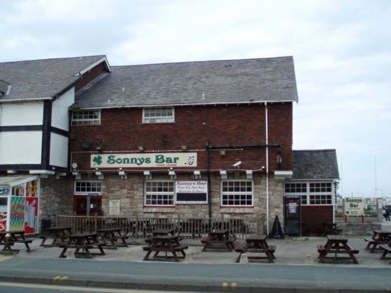 Sunny's Towyn. (Pub, External, Key). Published on 14-10-2015