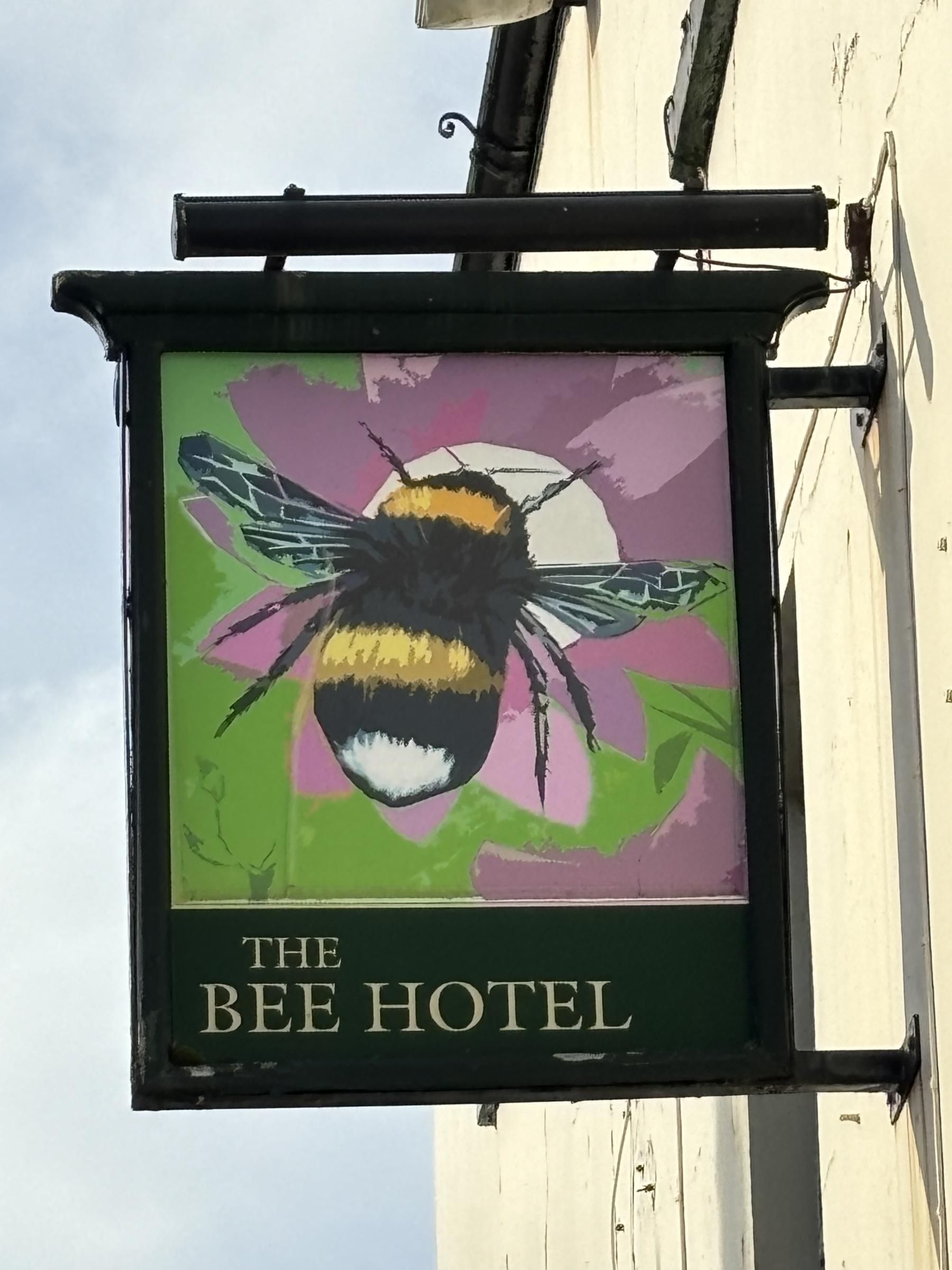 Bee sign 2023. (Sign). Published on 02-11-2023