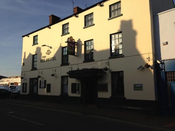 Bee Hotl. (Pub, External, Key). Published on 09-10-2013
