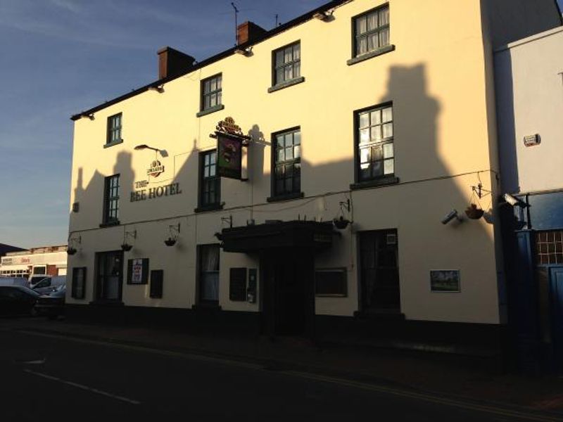 Bee Hotl. (Pub, External, Key). Published on 09-10-2013