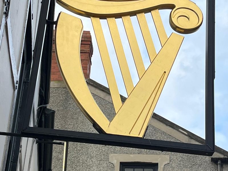 Harp sign. (Sign). Published on 22-10-2021 