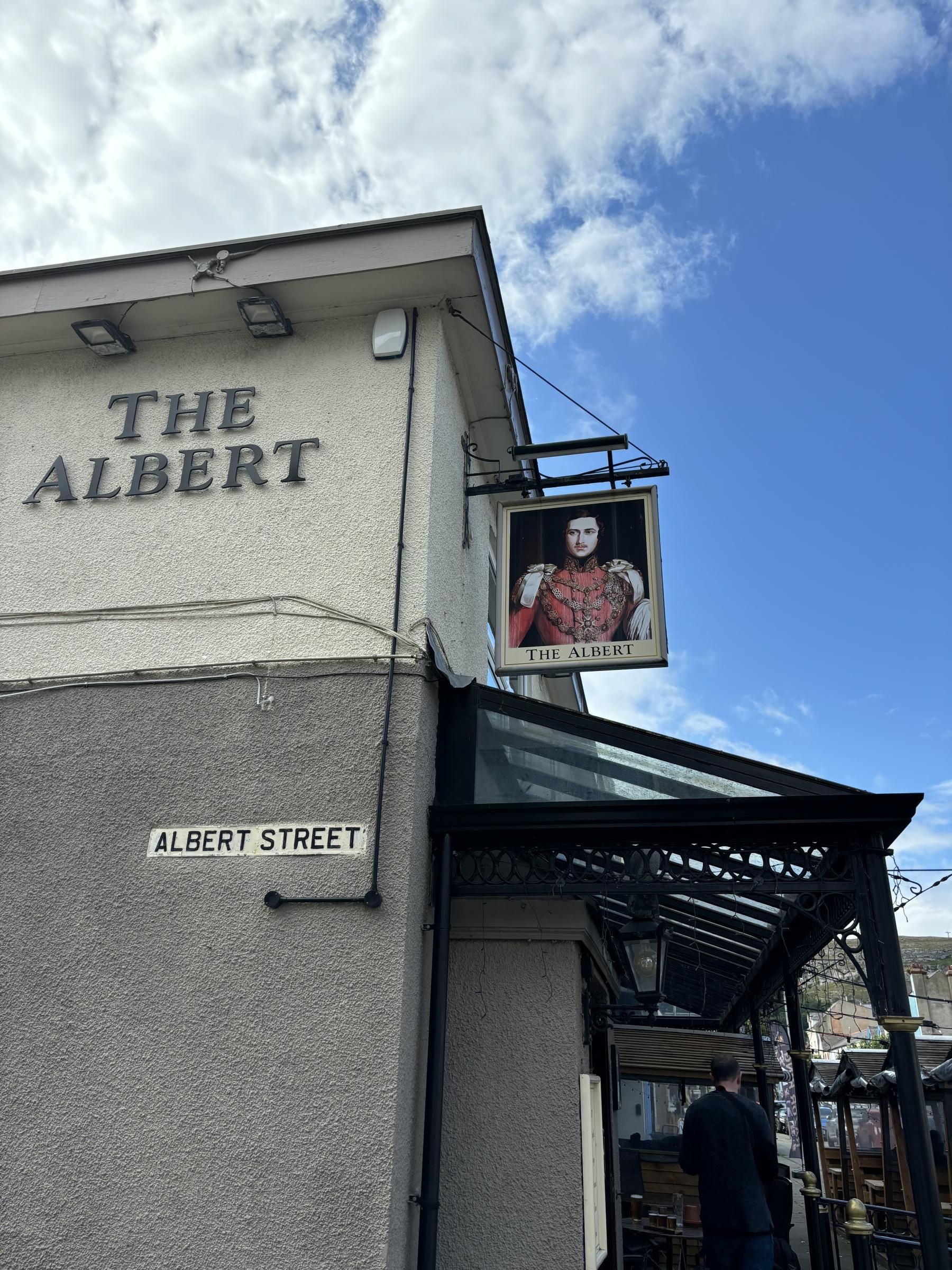 Albert sign + 2024. (Sign). Published on 05-07-2024