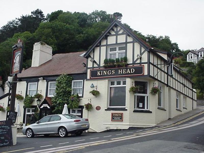 Kings Head. (Pub, External). Published on 12-10-2013 