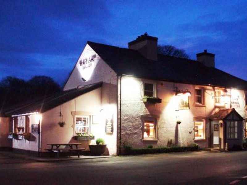 Black Lion at night. (Pub, External). Published on 09-12-2013 