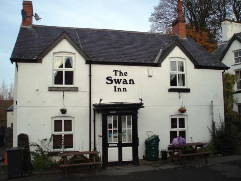 Swan Inn. (Pub, External). Published on 08-12-2013 