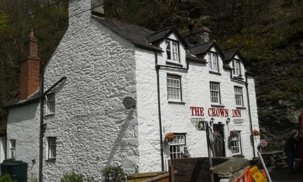 Crown. (Pub, External). Published on 07-05-2014