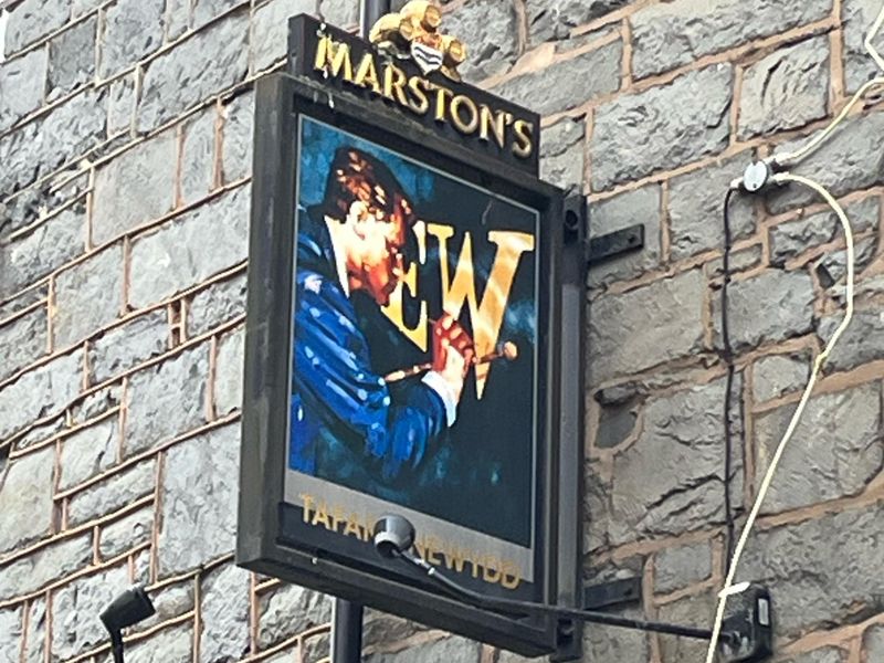 (Pub, Sign). Published on 17-09-2023