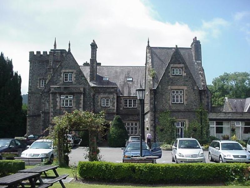 Maenan Abbey Hotel. (Pub, External). Published on 09-10-2013 