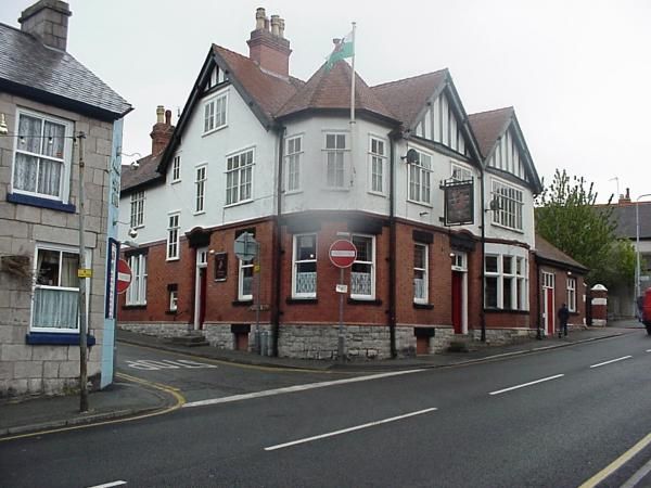 Red Lion. (Pub, External). Published on 09-10-2013
