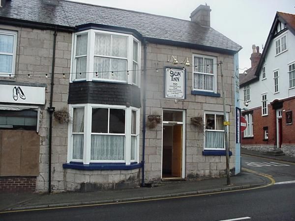Sun Inn. (Pub, External). Published on 09-10-2013