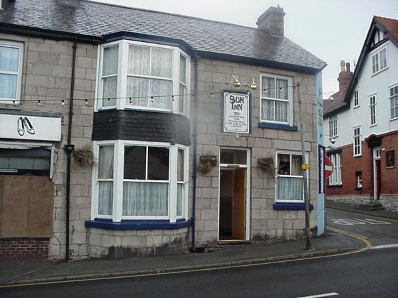 Sun Inn. (Pub, External). Published on 09-10-2013 