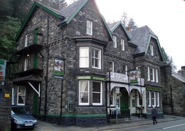 PontyPair left. (Pub, External). Published on 30-03-2014