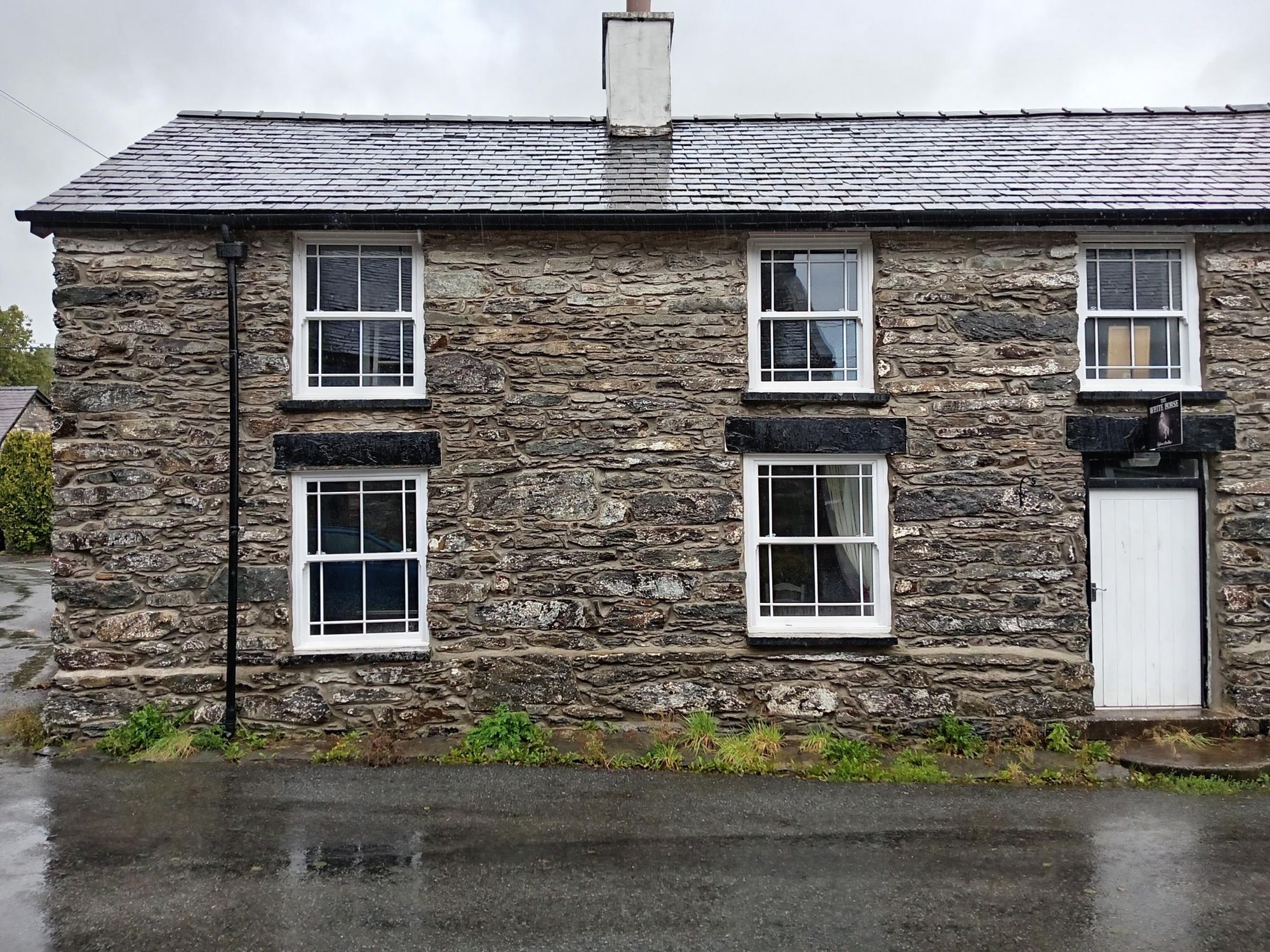 White Horse 2025. (Pub, External). Published on 28-09-2025