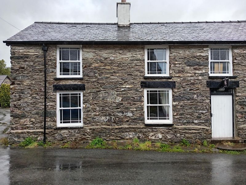 White Horse 2025. (Pub, External). Published on 28-09-2025 