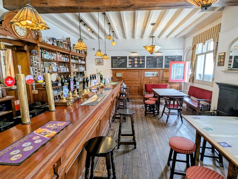 Albion Bar 2025. (Pub). Published on 03-08-2025 